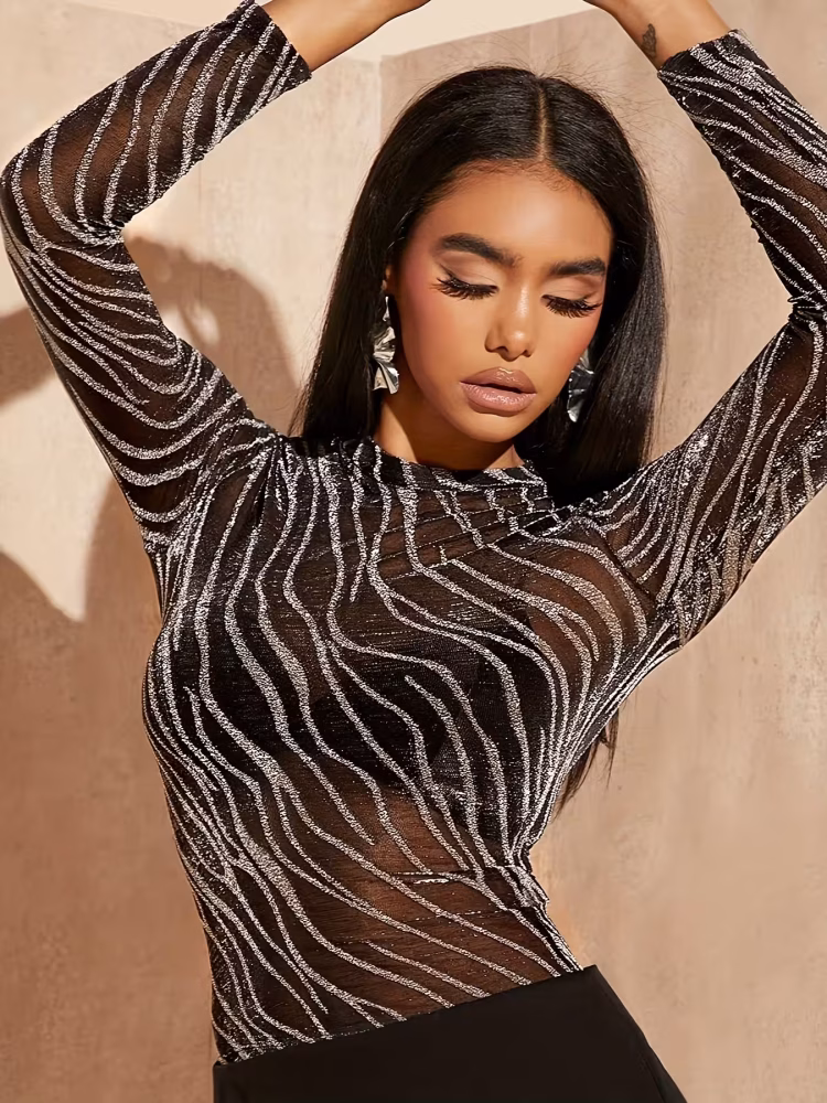 Stylish Blouse Women Fashion Mesh in Silvery Tones a chic, lightweight knit perfect for everyday wear, seasonal styling, and effortless elegance. Crafted from high‑quality, breathable material, this elevates any summer wardrobe and transitions seamlessly into office‑casual looks