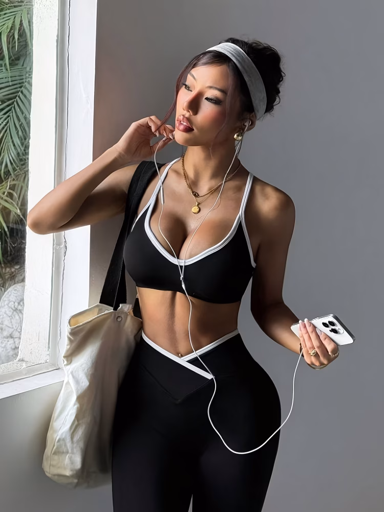 Flattering Yoga Sports Bra and Pants Adorable 2 Piece Outfit Comfortable for Women