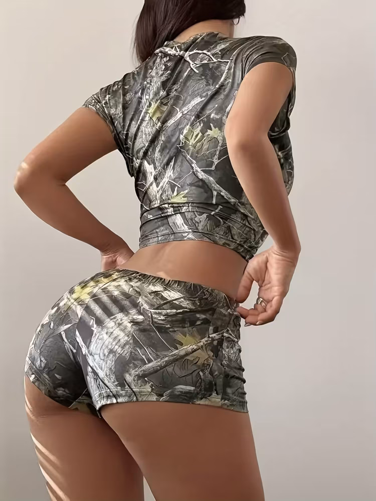 Camouflage Short-Sleeve Crop top with a Dry Leaf Print Low-Rise