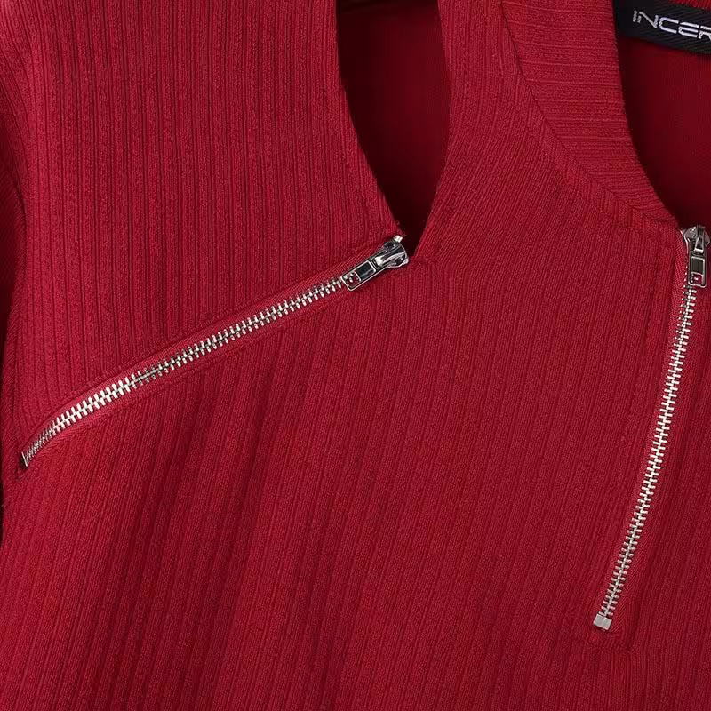 Knit T-Shirt with Hollowed Shoulders, Men Captivating V Neck